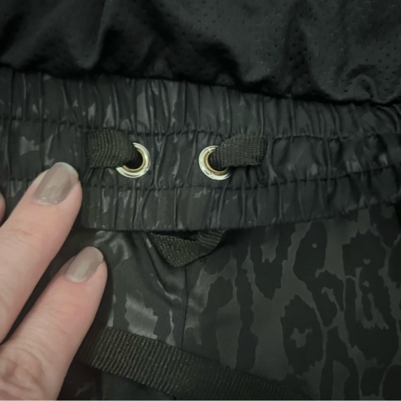 Zyia Black Bomber Tonal Animal Print Active Workout Exercise Shorts XXL NWT - Picture 7 of 15